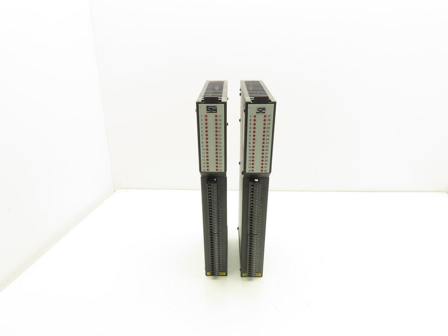Spectrum RDI-332 PLC 32 Channel Input Module Lot of 2