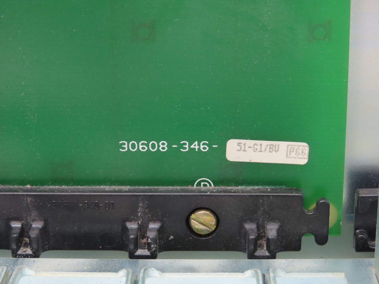 Square D HRK-200 PLC 16-Slot Chassis Rack