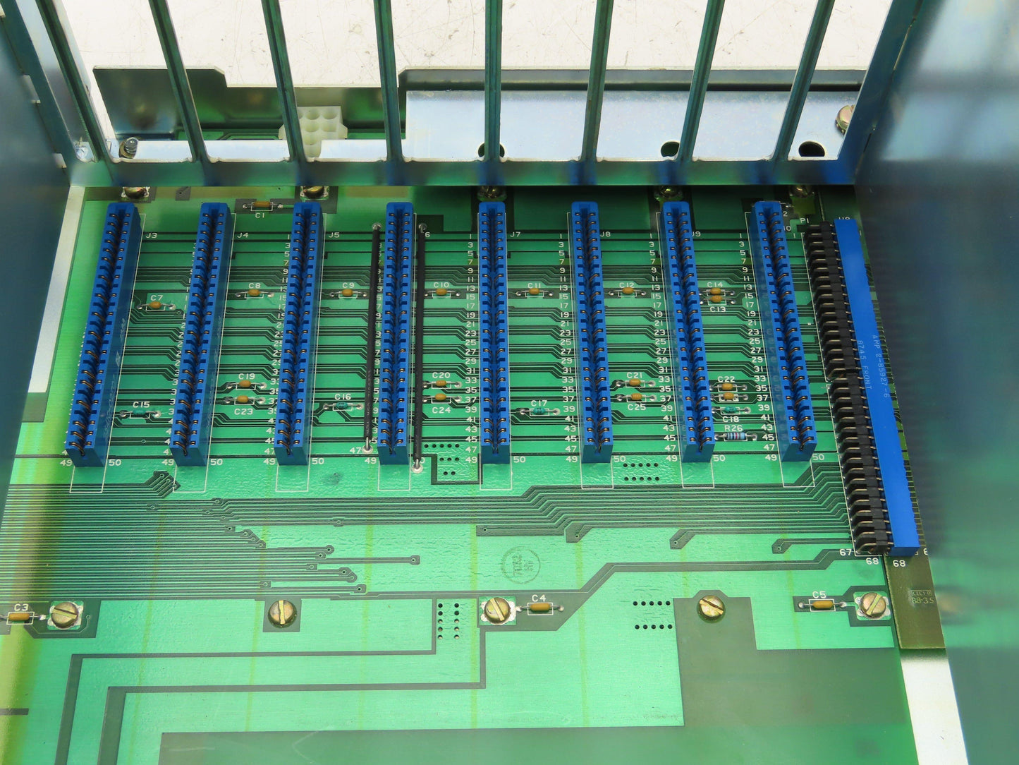 Square D HRK-200 PLC 16-Slot Chassis Rack