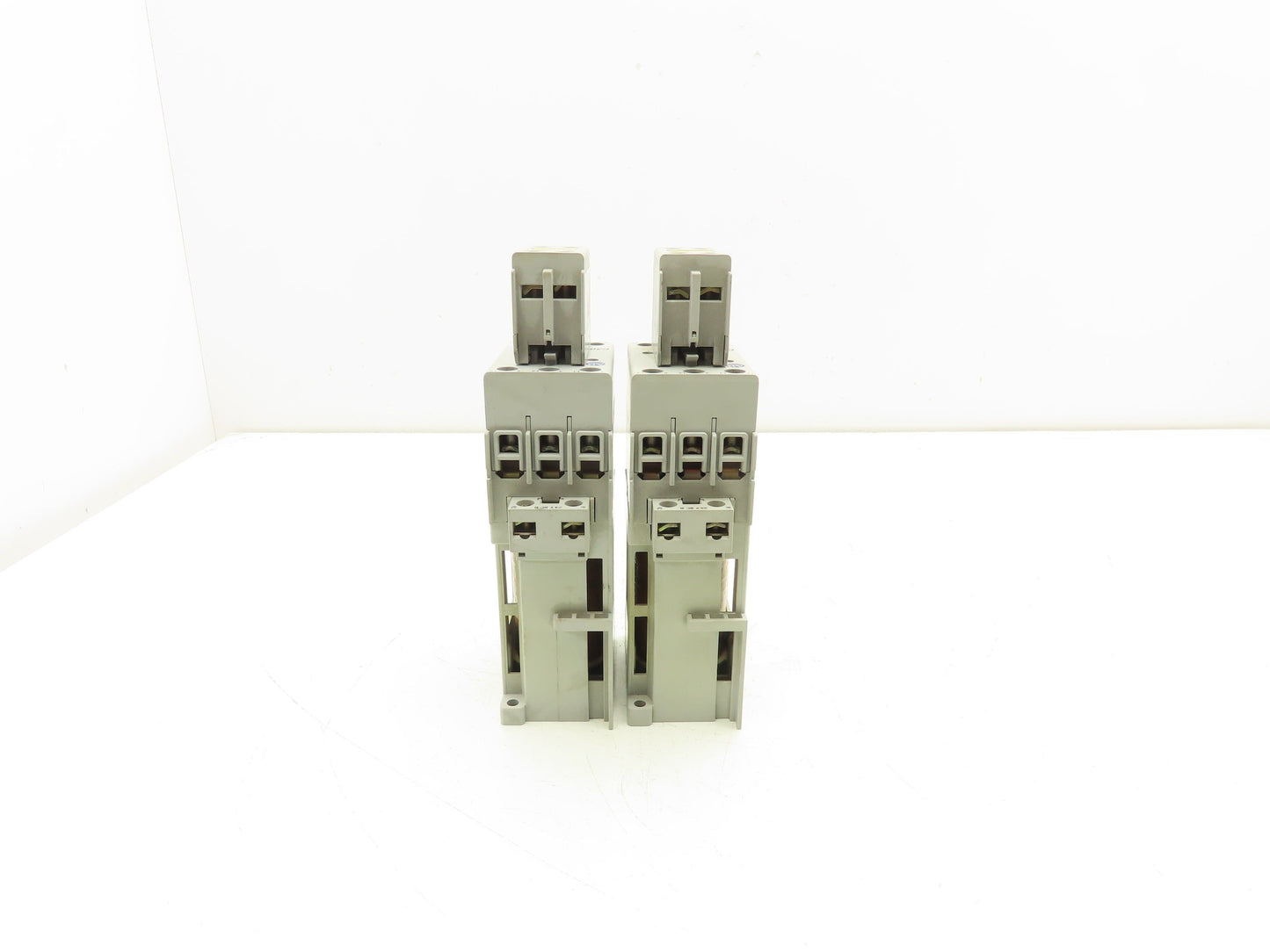Allen Bradley 100-C30D*00 IEC Contactor 30A 3-Pole 600V 24VDC Coil Lot of 2