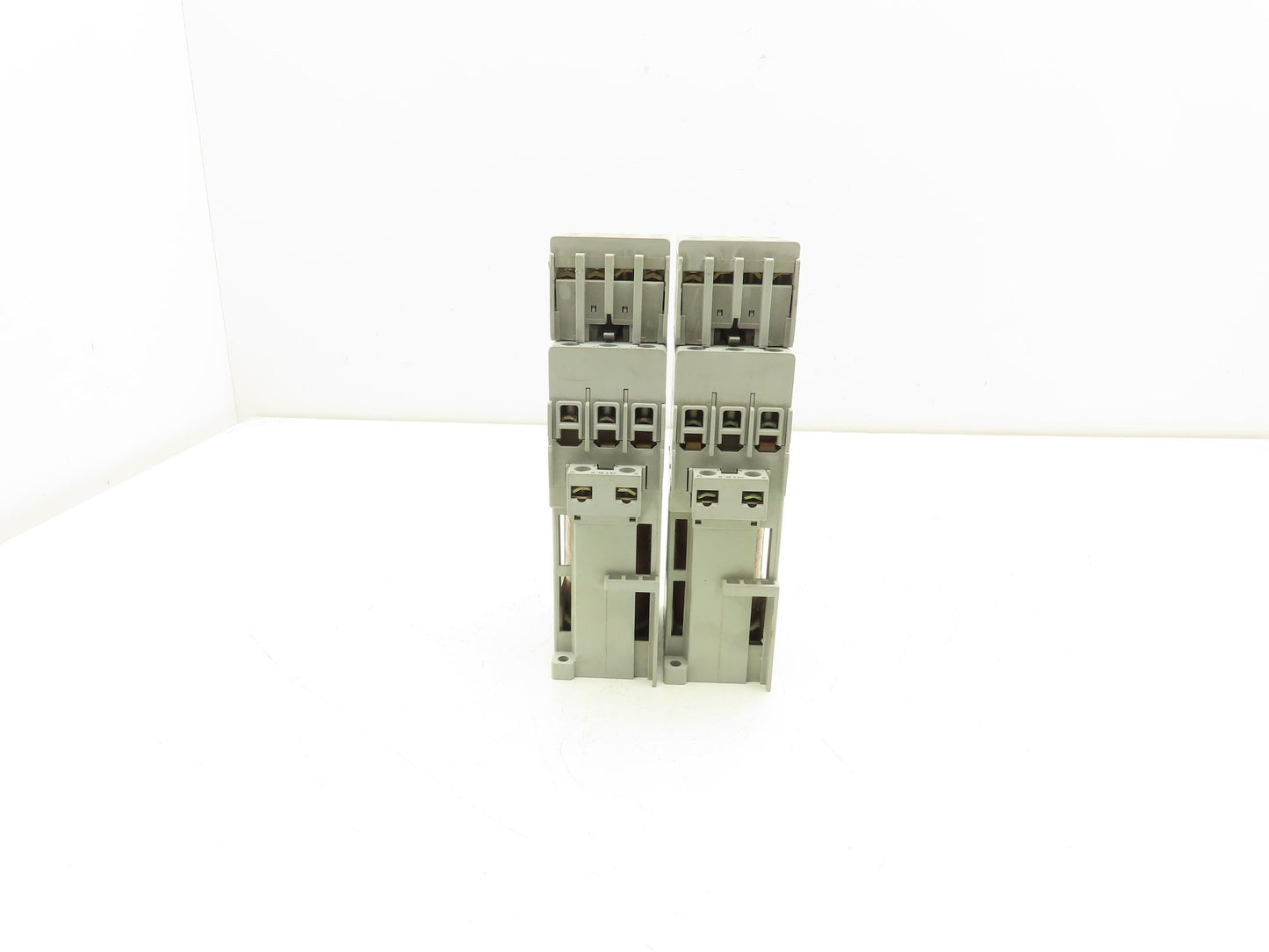Allen Bradley 100-C30D*00 IEC Contactor 30A 3-Pole 600V 24VDC Coil Lot of 2