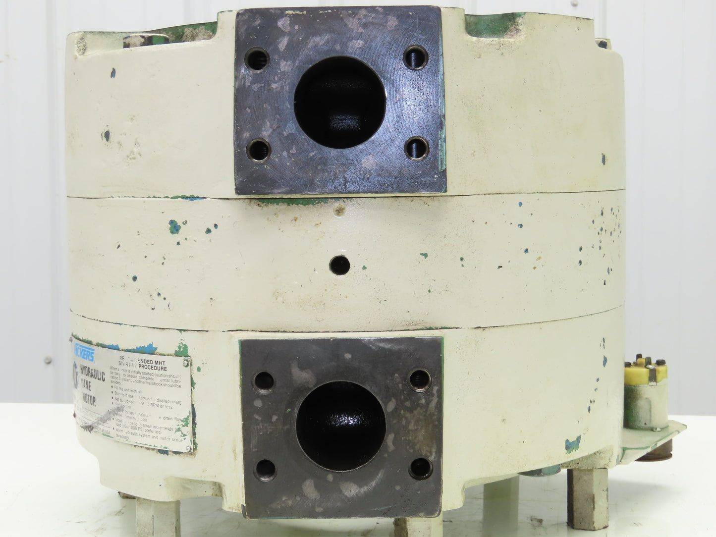 Vickers MHT 220 N130 S20 662 D/87/0/LD Hydraulic Vane Motor Shaftless 4400 Ft/Lb