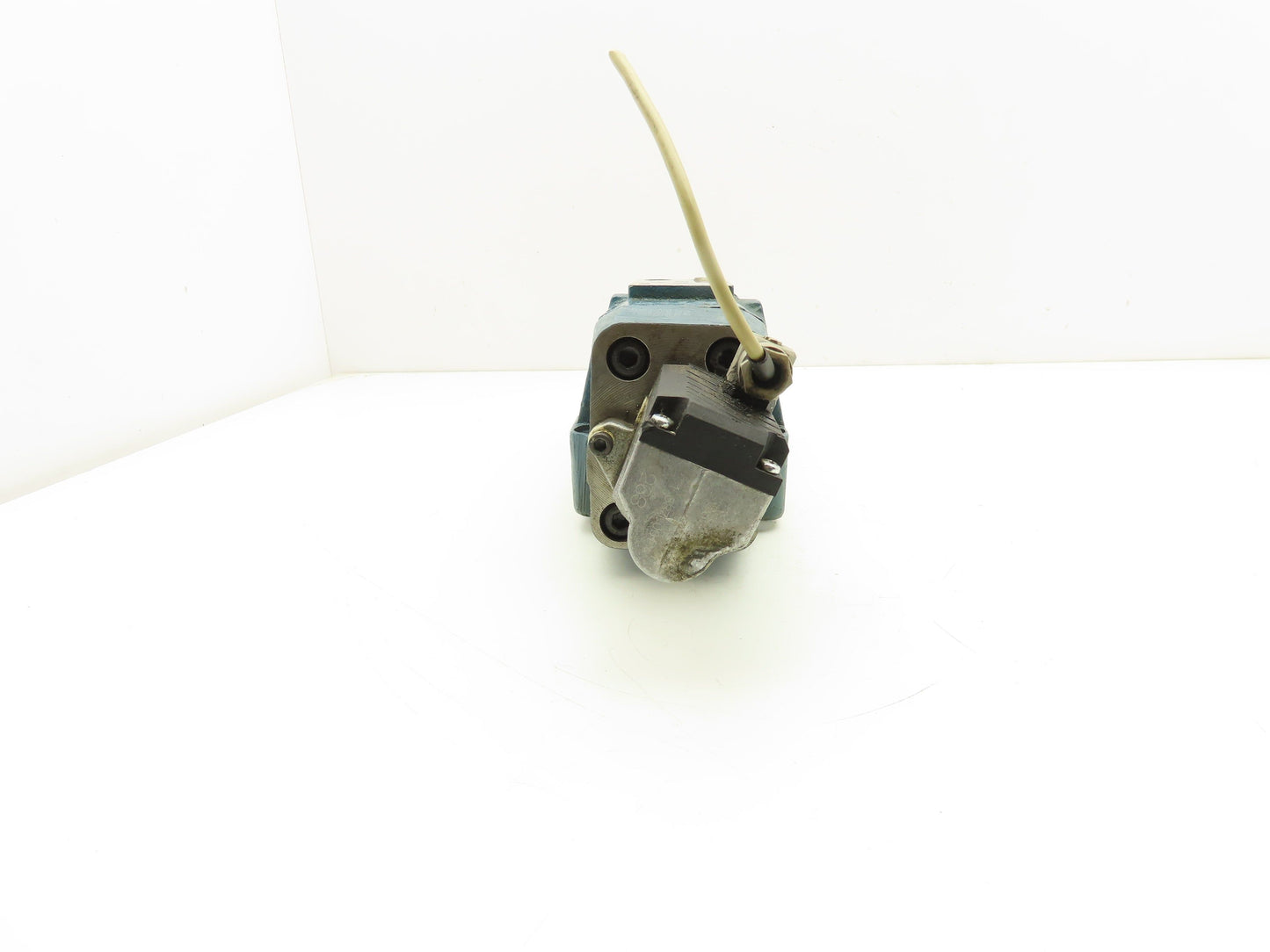 Bosch 4WRLE16W1-180SJ-3X/G24EK0/ Proportional Directional Valve 0811404315