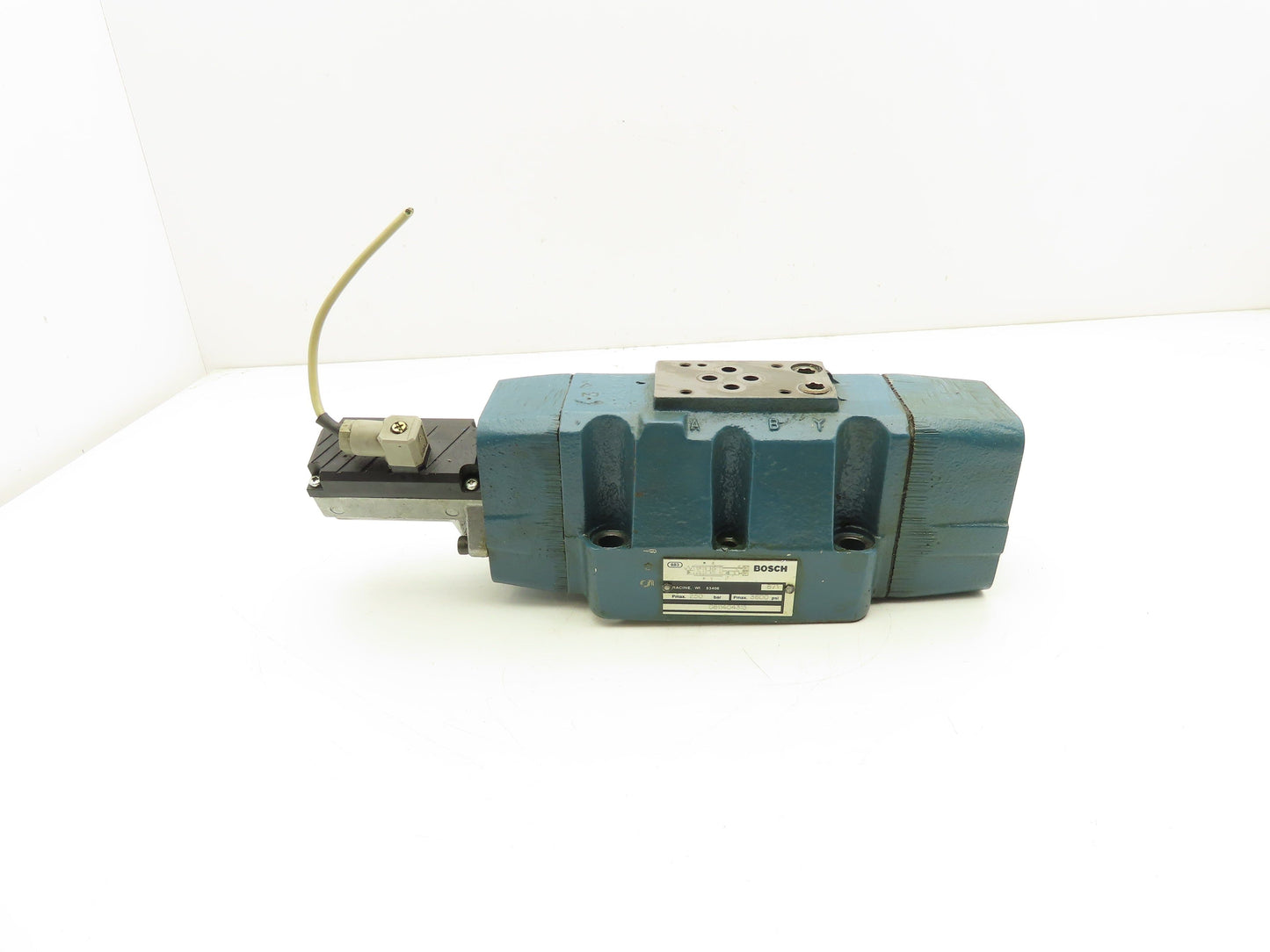 Bosch 4WRLE16W1-180SJ-3X/G24EK0/ Proportional Directional Valve 0811404315