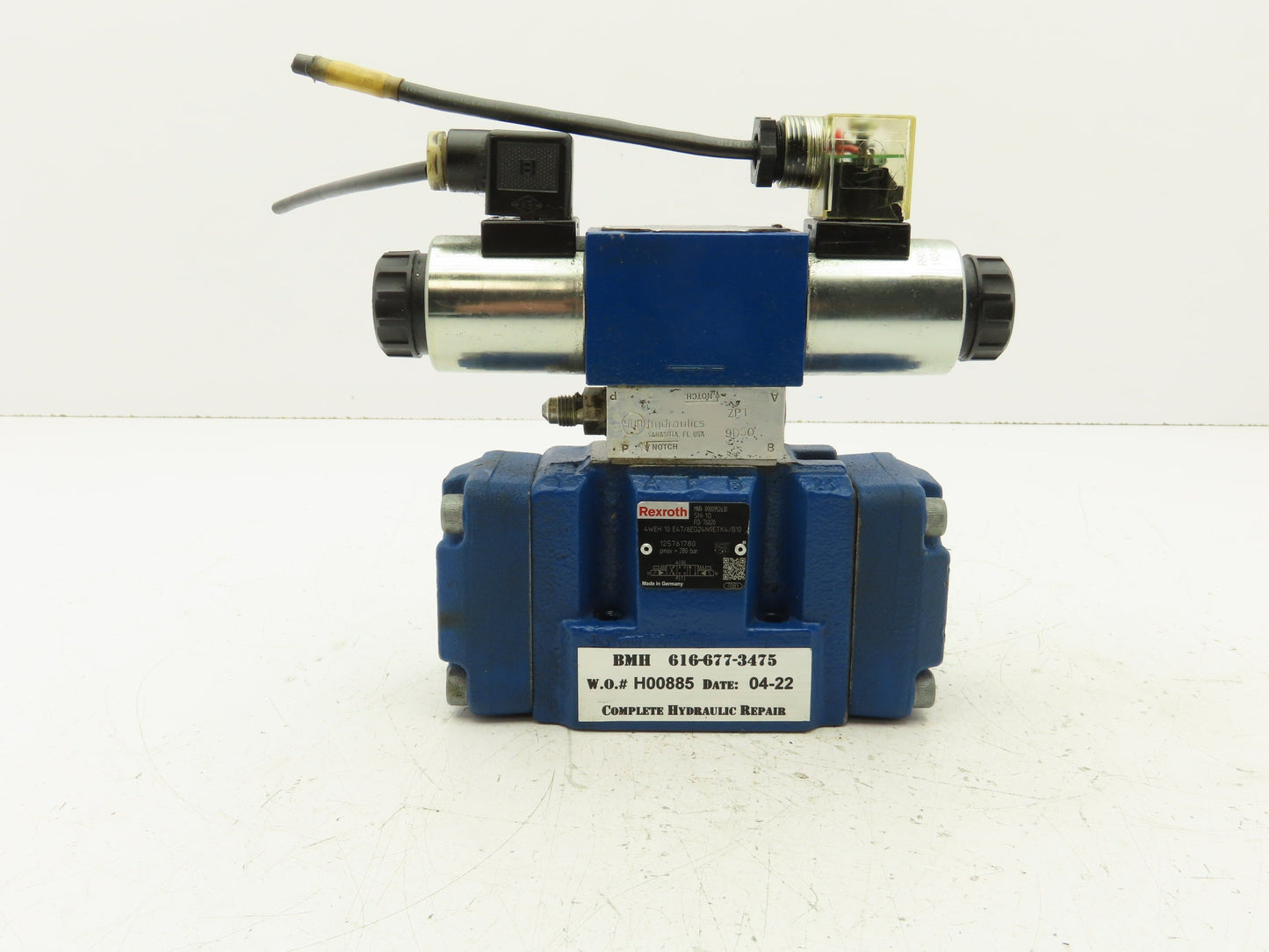 Rexroth 4WEH 10 E47/6EG24N9ETK4/B10 Directional Solenoid Valve 24VDC 4WE6J62