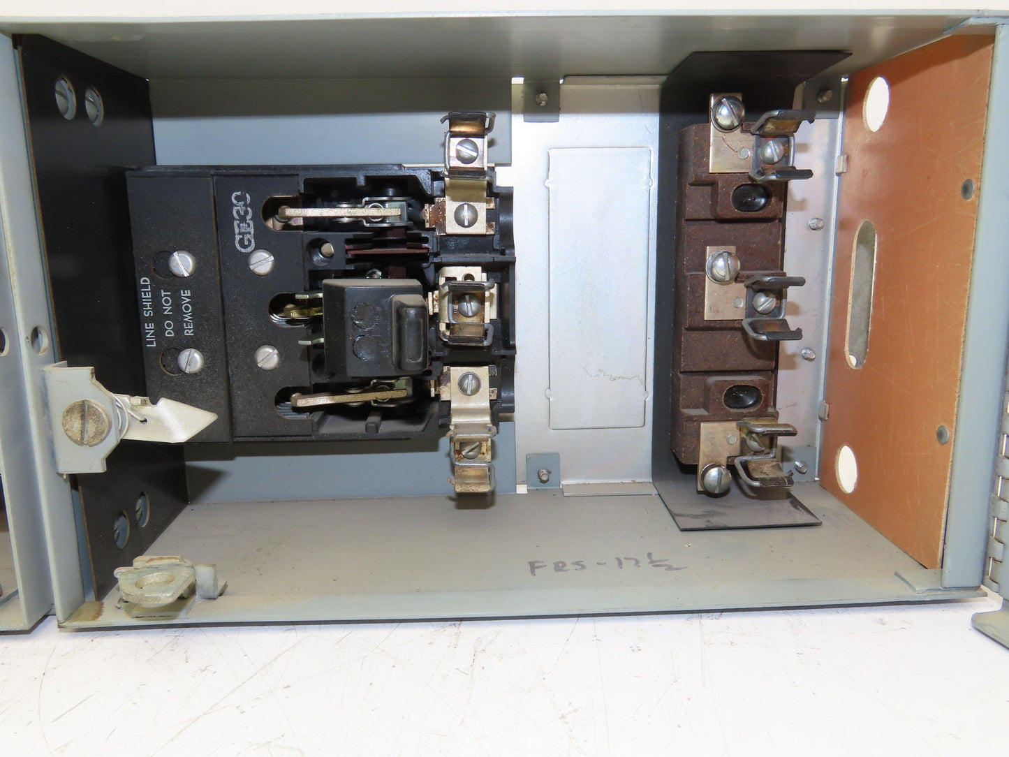 GE THP361 Fusible Panelboard Disconnect Switch Twin QMR 30A 600V 3 Pole