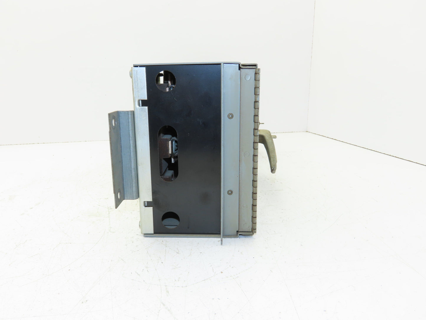 GE THP361 Fusible Panelboard Disconnect Switch Twin QMR 30A 600V 3 Pole