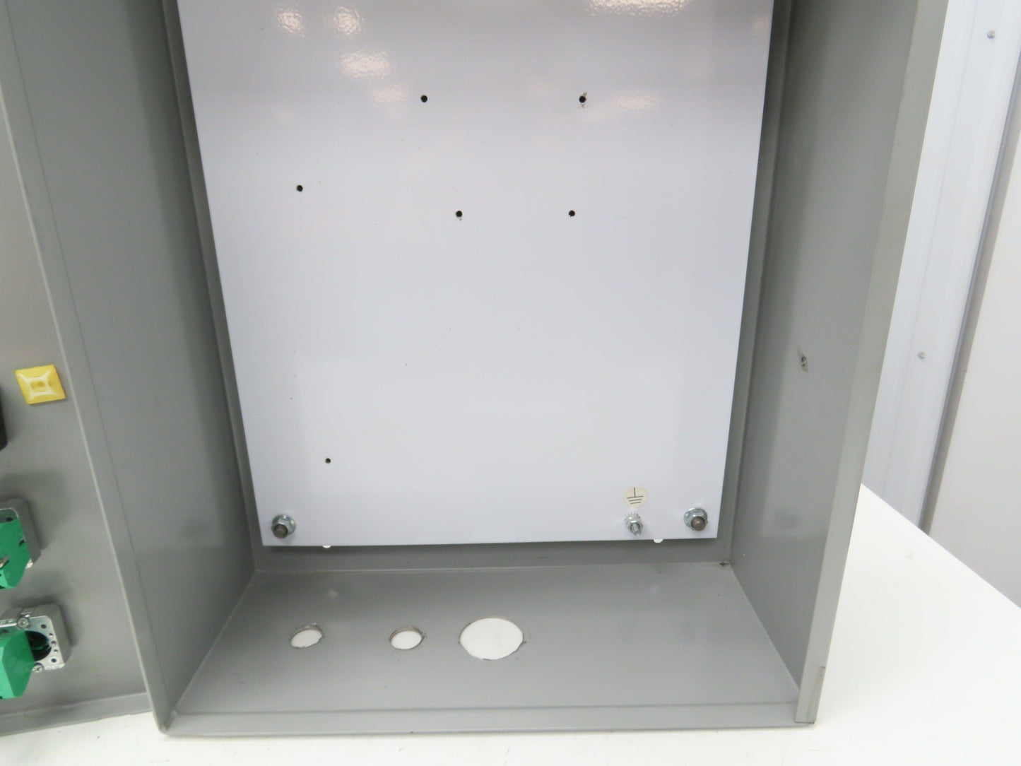 Wiegmann N1C162006LP Electrical Enclosure 20x16x6" Control Panel Switches 7x9"