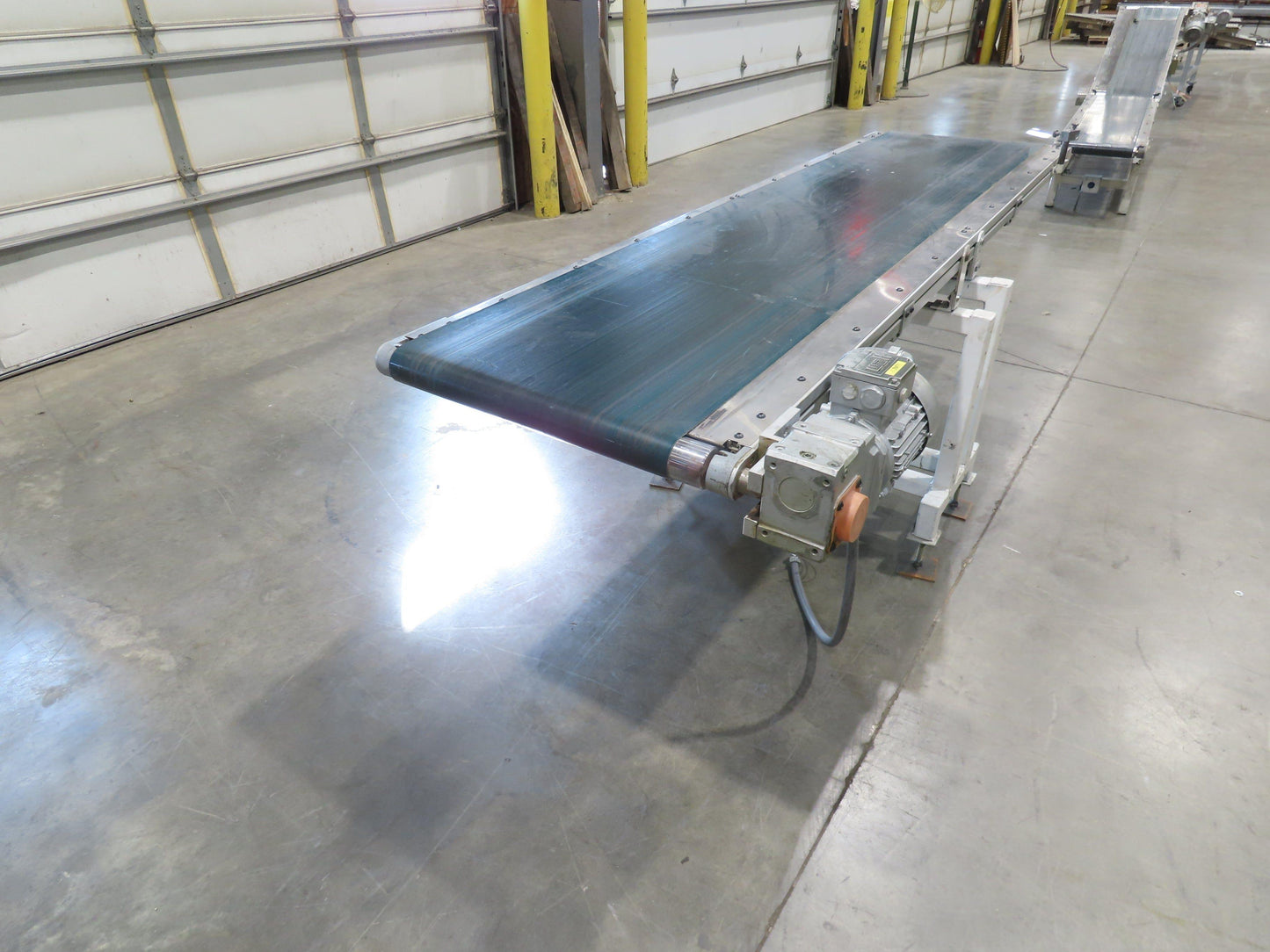 Gammerler 28"x8' 5" Slider Bed Conveyor 22" Flat Belt 125 FPM 480V Low Profile