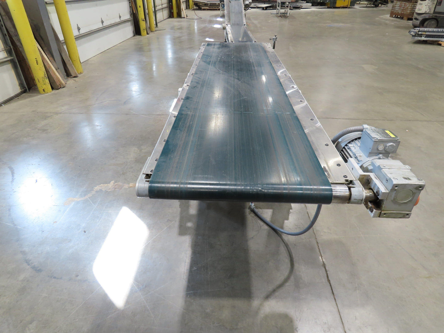 Gammerler 28"x8' 5" Slider Bed Conveyor 22" Flat Belt 125 FPM 480V Low Profile