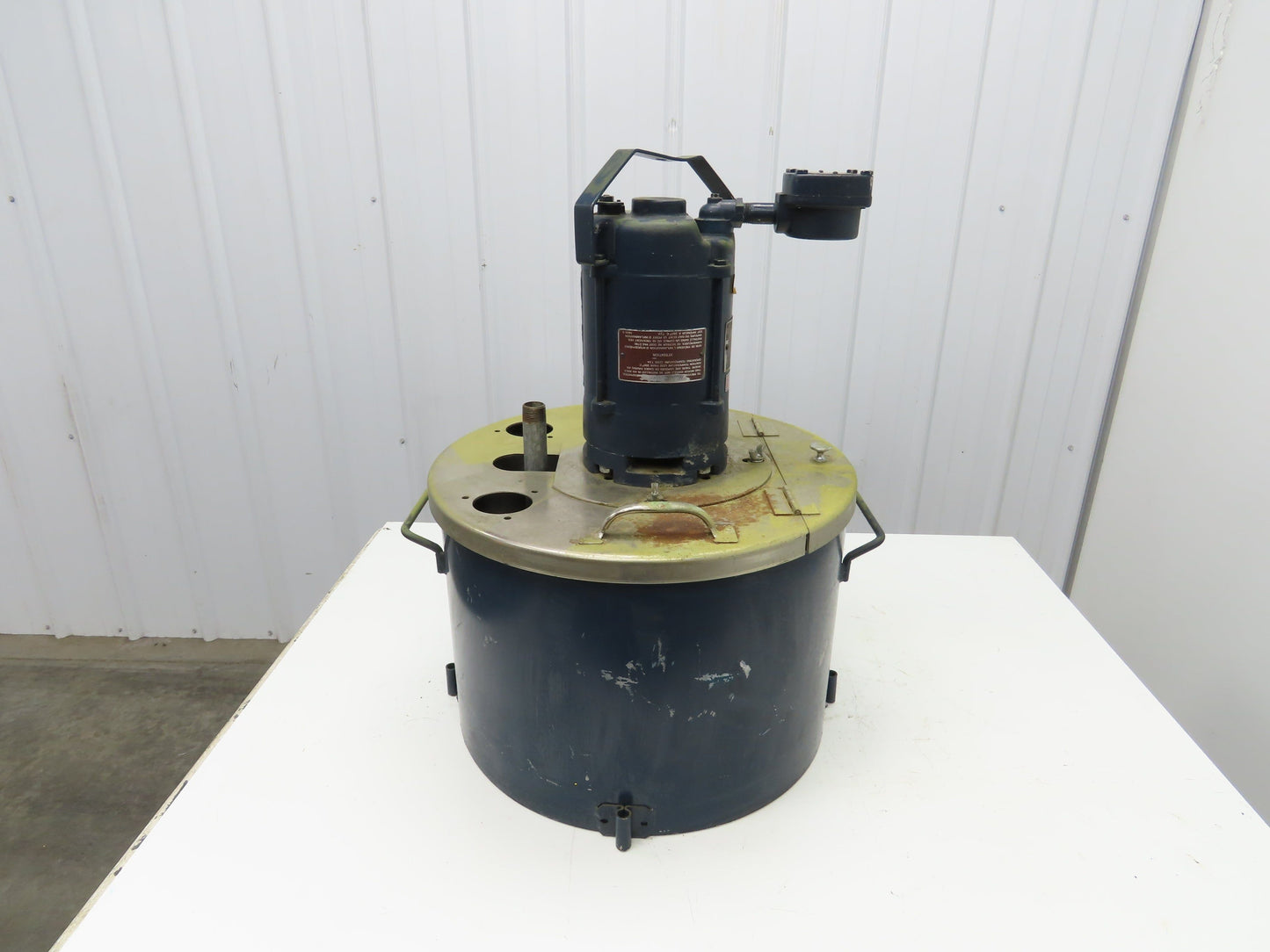 Graymills Superflo Vertical Centrifugal Pump 12 Gal Pail 1/2Hp 115V/230V 1PH