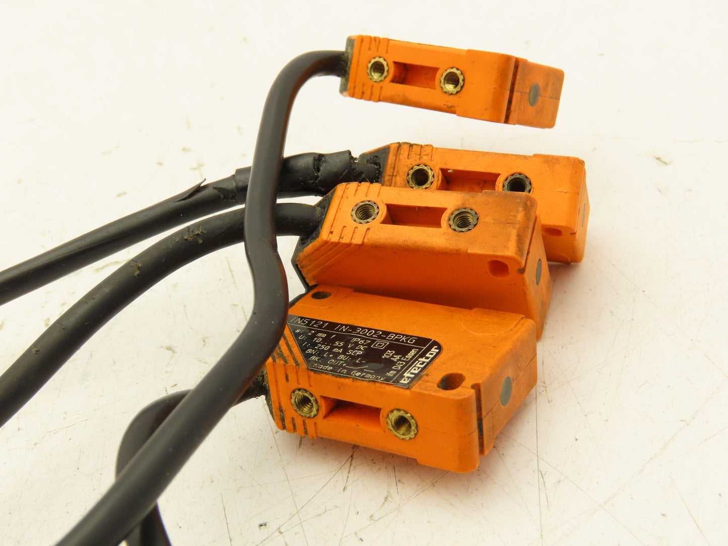 IFM Efector IN5121 IN-3002-BPKG Proximity Sensor Lot of 4