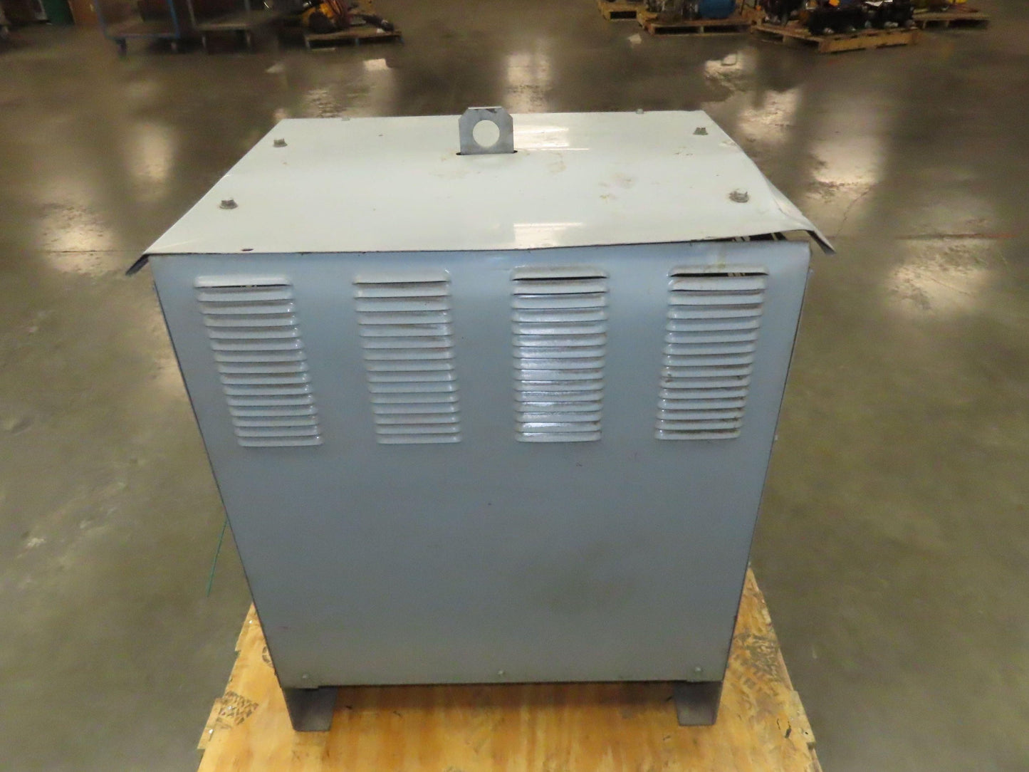 Hobart 3R12-680 Forklift Battery Charger 24V 551-680AH 230/460V 3Ph