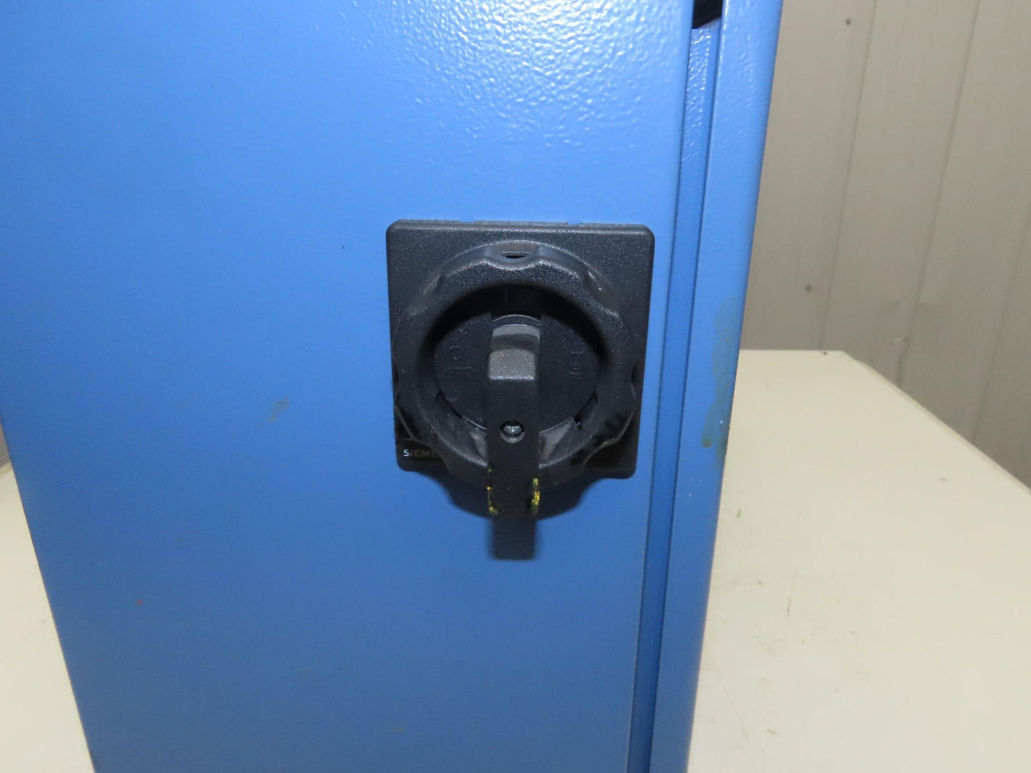 Rittal AE-1039500 Electrical Enclosure 380x600x200mm Wall Mount 14x24x8" NEMA 12