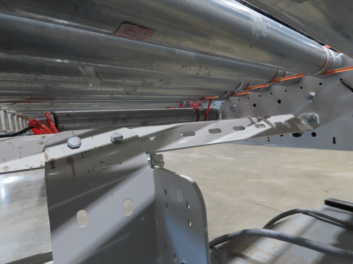 ConveyX 52"x 10' MDR Motorized Roller Conveyor 48"BF Skewed Angle Rollers 115V