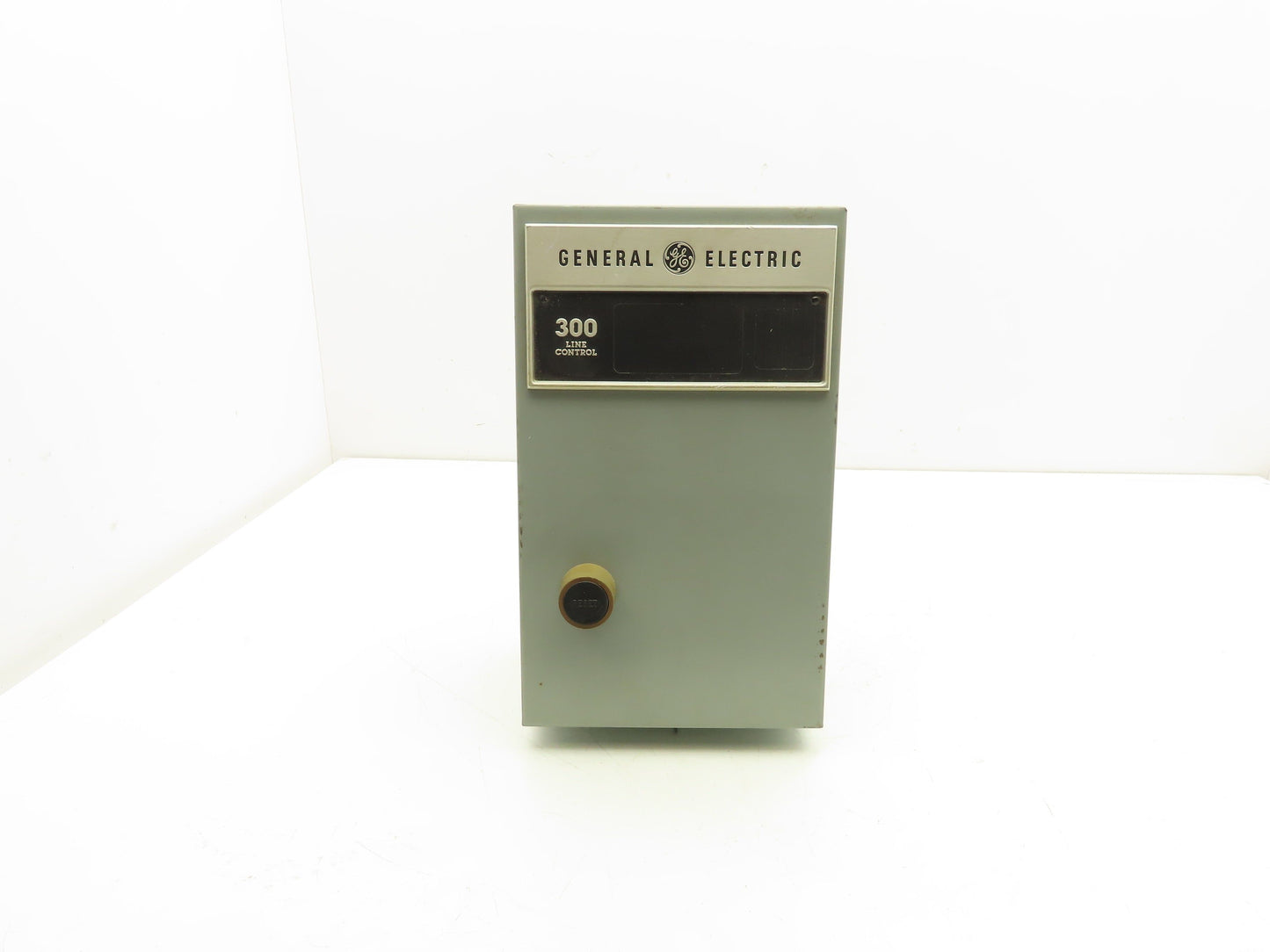 GE CR306A1 Magnetic Motor Starter 600V NEMA 00 Enclosure 3 Pole 9 Amp 120V Coil
