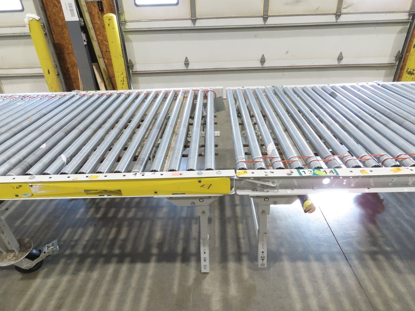 ConveyX 52"x 20' MDR Motorized Roller Conveyor 48"BF Manual Drive-Thru Gate 115V