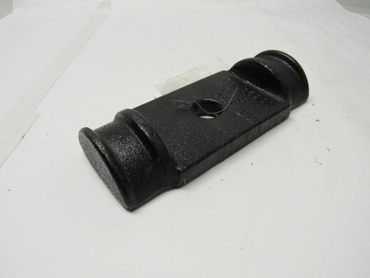 International Truck and Engine 3864362C1 U bolt seat