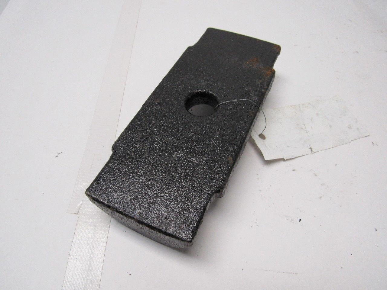International Truck and Engine 3864362C1 U bolt seat