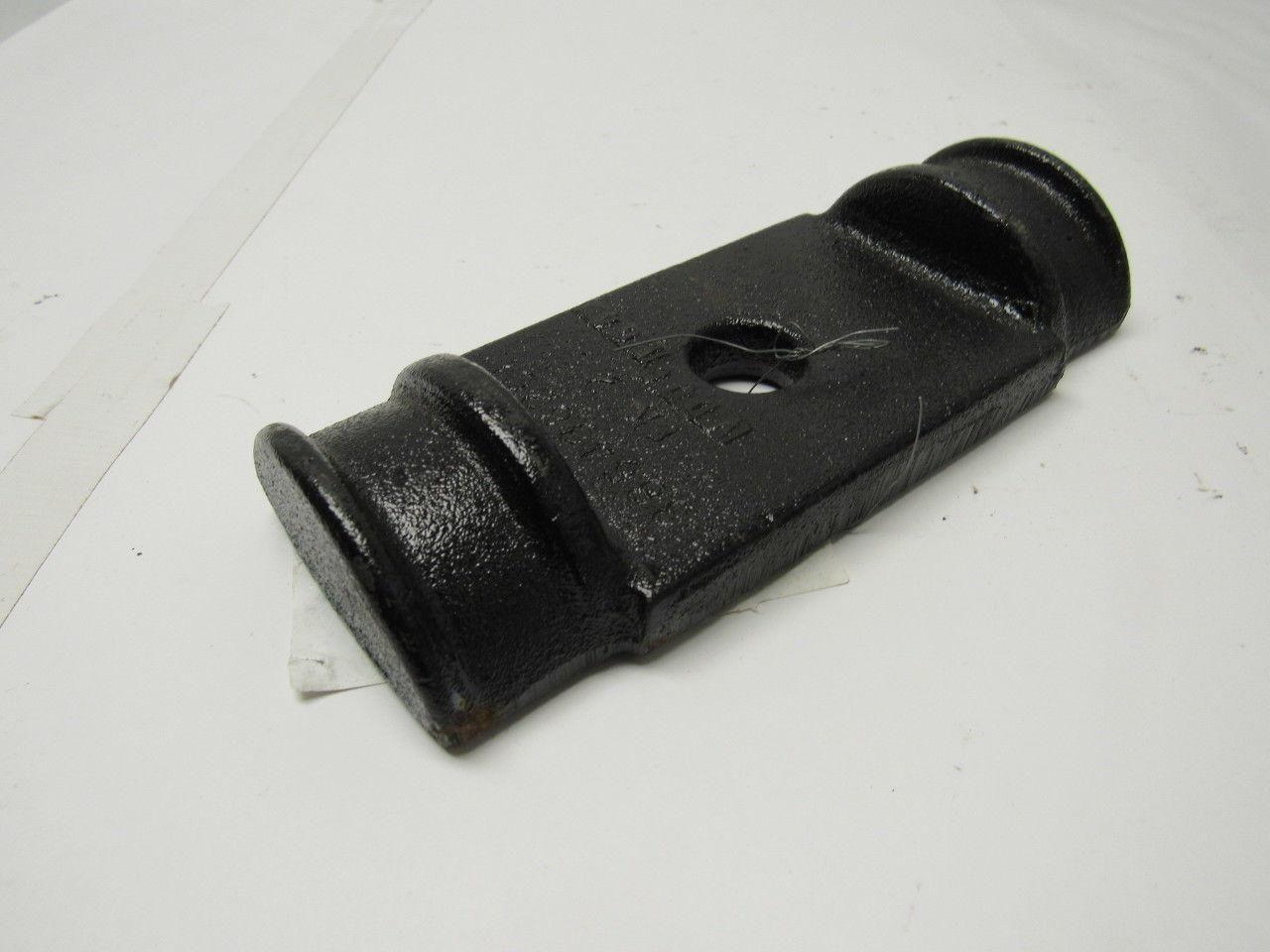 International Truck and Engine 3864362C1 U bolt seat