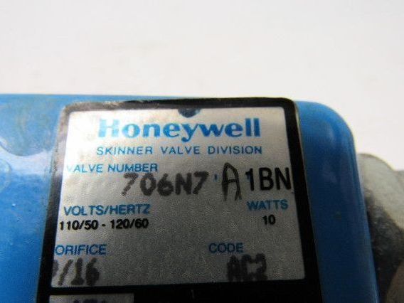 Honeywell 706N7A1BN Solenoid Valve 3/4"NPT 9/16 Orifice 120/60V 0-150PSI