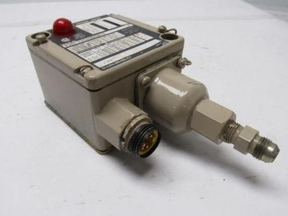 A-B Allen Bradley 836T-T253JX23X15 Style T Pressure Control Ser.A