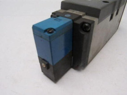 SMC VSS8-8-FHG-D-3EZ-V1 24VDC Pneumatic Air Solenoids Valve