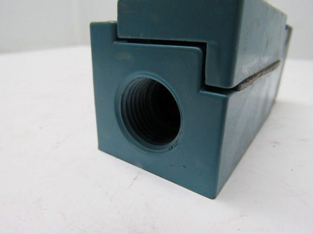 Honeywell LSYFC1A Micro Switch Roller Button Limit Switch 10a