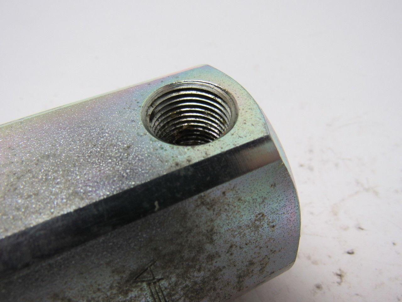 Graco 5900 Series 3/8" Npt Swivel Union for 5900 Series Sprayers