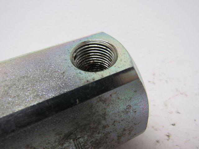 Graco 5900 Series 3/8" Npt Swivel Union for 5900 Series Sprayers