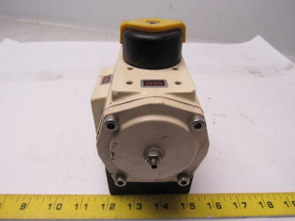 Hycon EDN25 Pneumatic Rotary Actuator  120psig max 1/4" npt ports