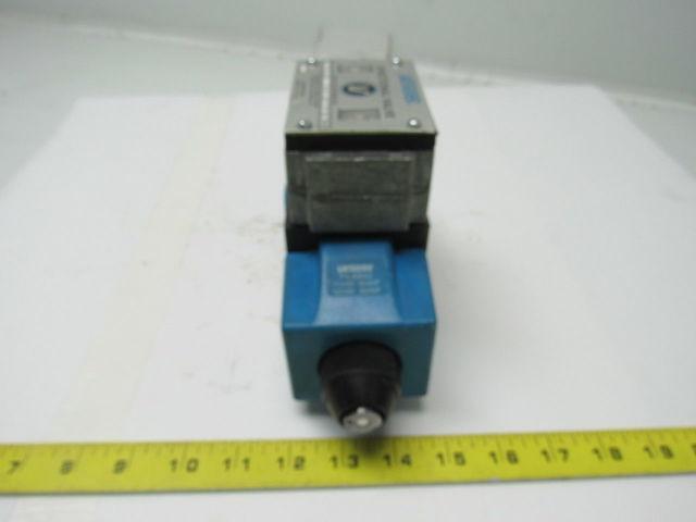 Vickers 02-127554  PA5DG4S4-LW-010C-B-60 Hydraulic Directional Control Valve