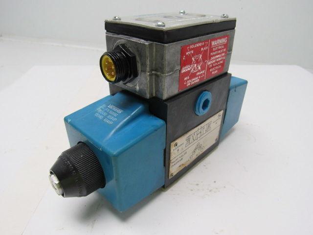 Vickers 02-127554  PA5DG4S4-LW-010C-B-60 Hydraulic Directional Control Valve