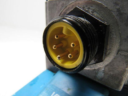 Vickers 02-127554  PA5DG4S4-LW-010C-B-60 Hydraulic Directional Control Valve