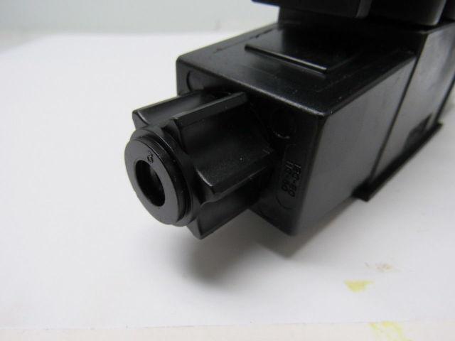 Parker D1VW4CVY 70 Hydraulic Directional Control Valve