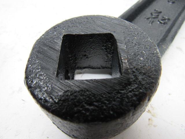 Apollo IBV-125 Iron Flanged Ball Valve 2 Piece Handle 13/16" Square