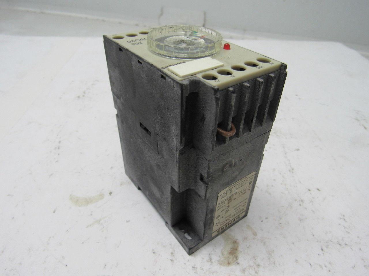 Siemens 7PU2040-7AJ33  Time Relay Surface Mount 1 Time Setting Range 2S TO 20S