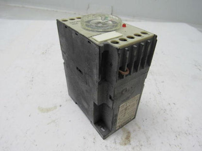 Siemens 7PU2040-7AJ33  Time Relay Surface Mount 1 Time Setting Range 2S TO 20S