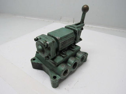 Numatics 4DPAL4SB Manual Hydraulic Valve 5-1/2" NPT Ports