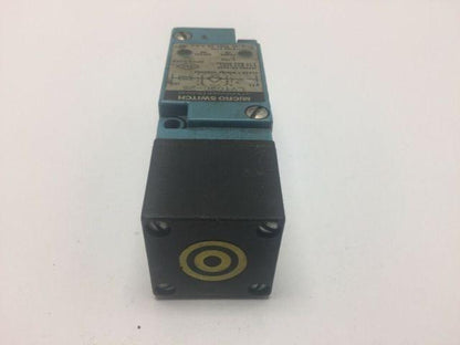 Honeywell Micro Switch Proximity Sensor Switch LYT02C-2S