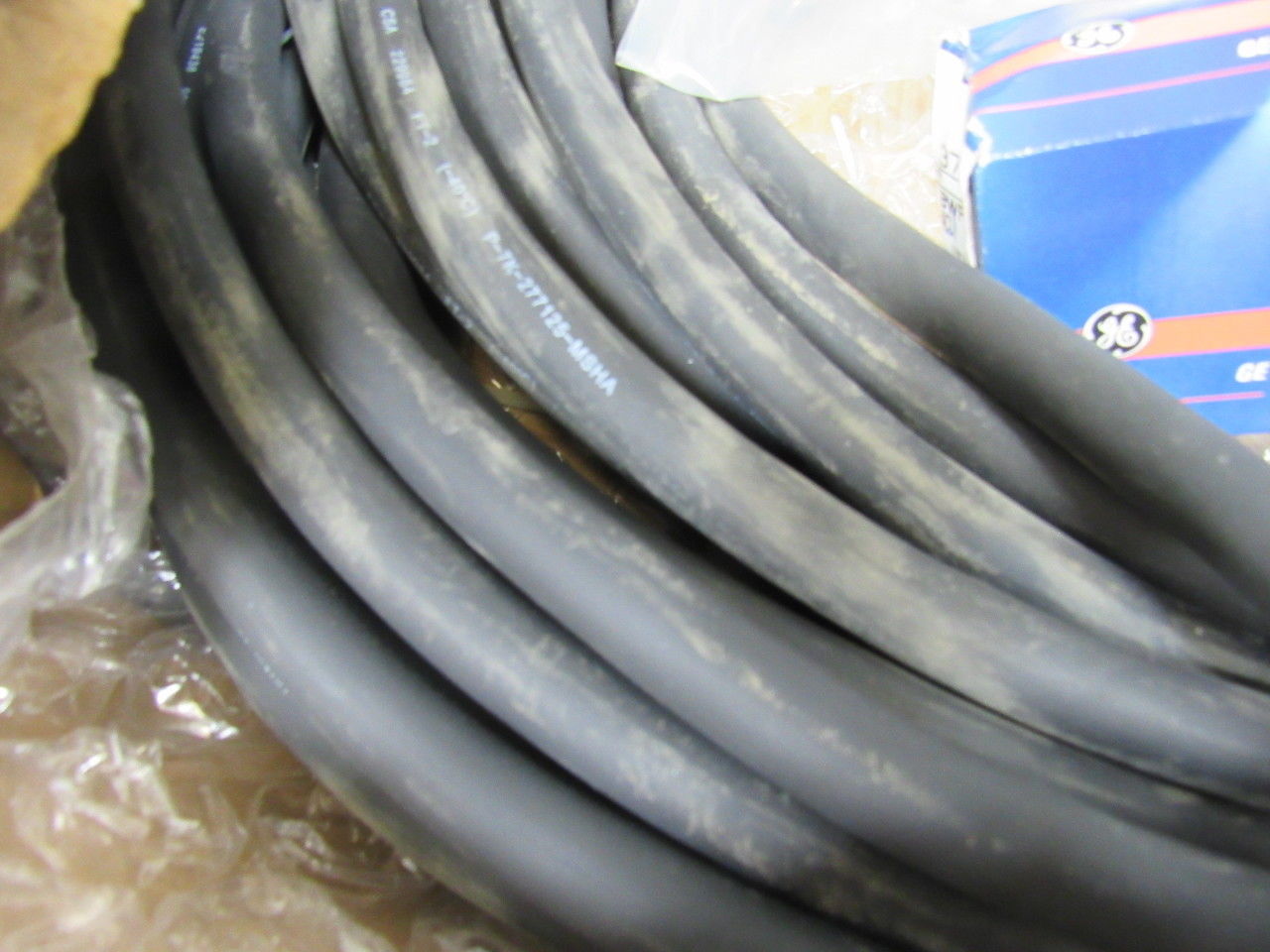 2000 Watt 120V Portable Drop Light 54000 Lumens W/90Ft Power Cable - 90°C 600V