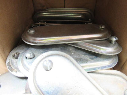 Crouse-Hinds 470 1-1/4" Conduit Outlet Body Cover Lot of 24