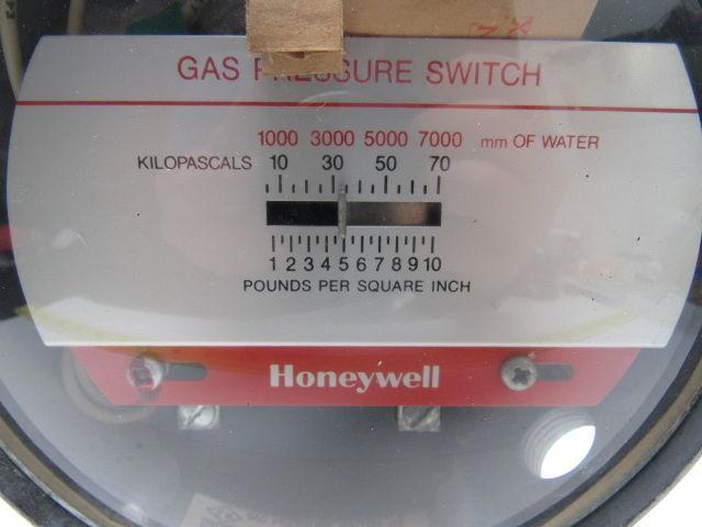 Honeywell C437D 1021 3 Gas Pressure Switch 1-10 PSI 1000-7000mm New