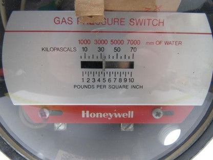 Honeywell C437D 1021 3 Gas Pressure Switch 1-10 PSI 1000-7000mm New