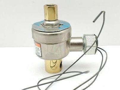 Asco Red Hat NSEF8314013 Solenoid Valve 1/4" NPT 24 vdc New