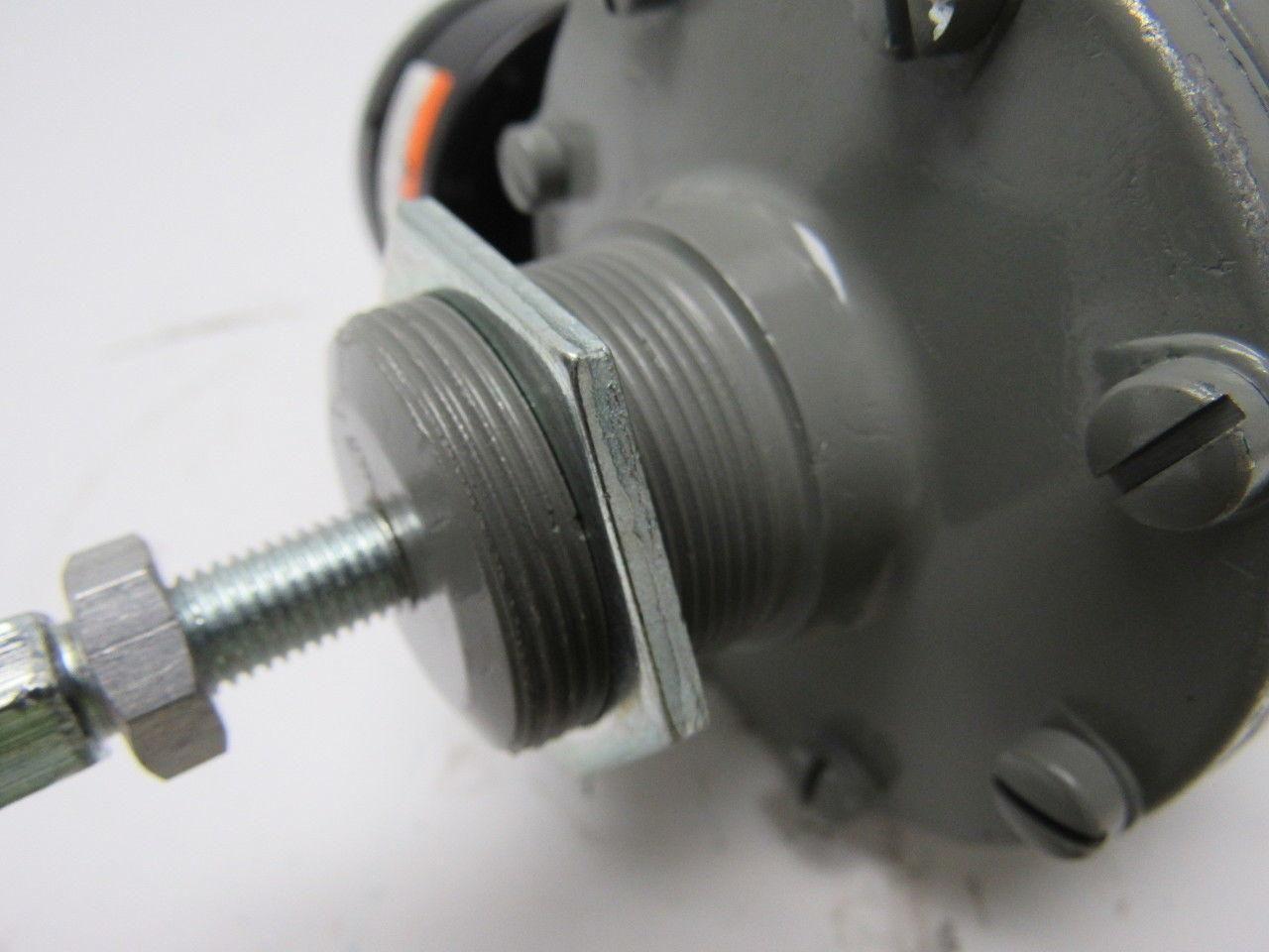 ITT Conoflow GFH60XTKEX3G Pneumatic Regulator 0-125PSI W/USG 160PSI Gauge