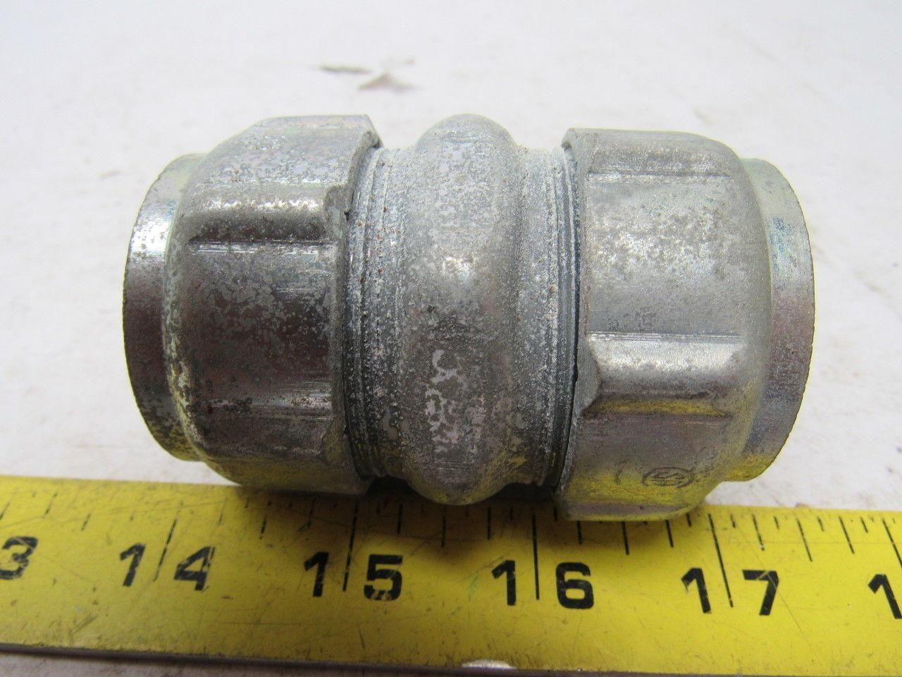 Thomas & Betts 5420 1 1/4 EMP coupling lot of 11