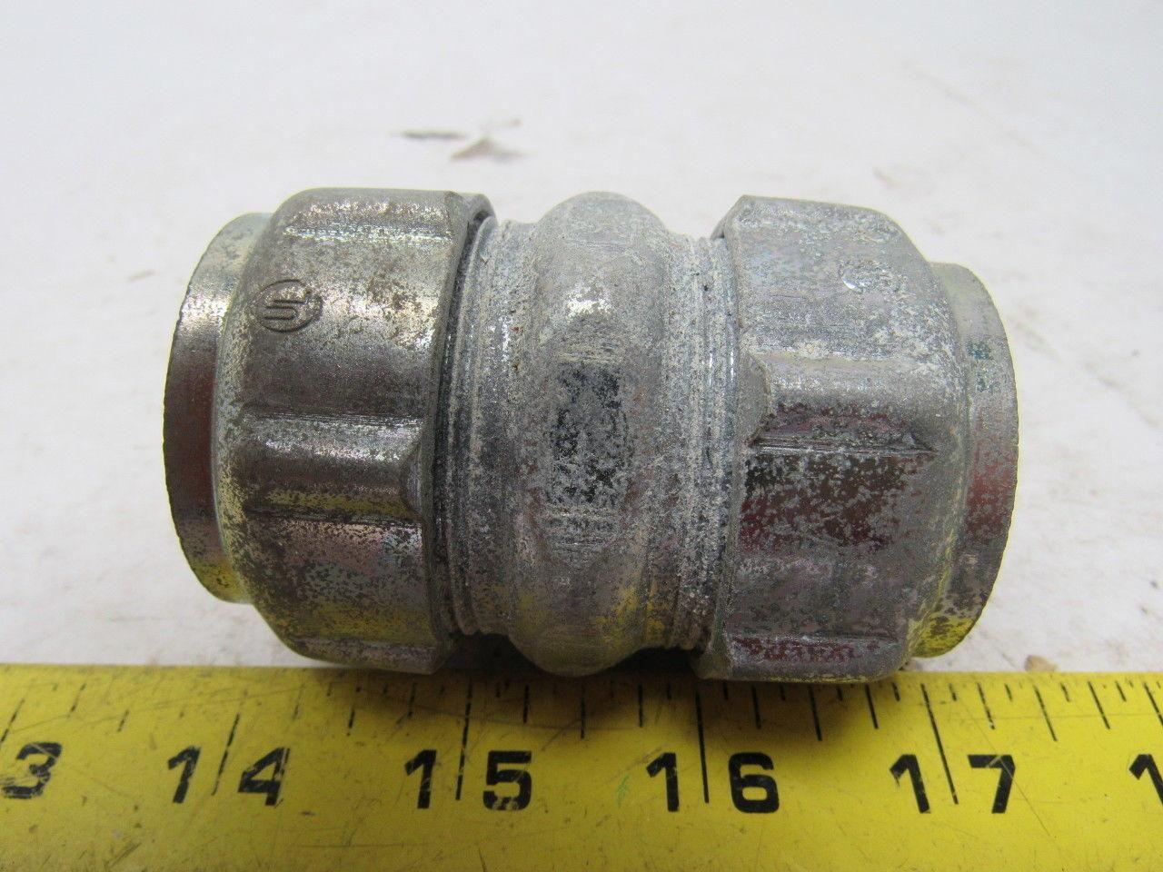 Thomas & Betts 5420 1 1/4 EMP coupling lot of 11