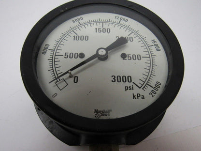 MarshallTown 90748 0-3000 PSI Pressure Gauge 1/2" Npt