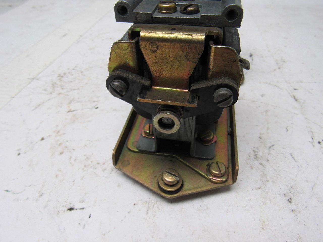 Square D Pneumatic Timing Relay Class 9050